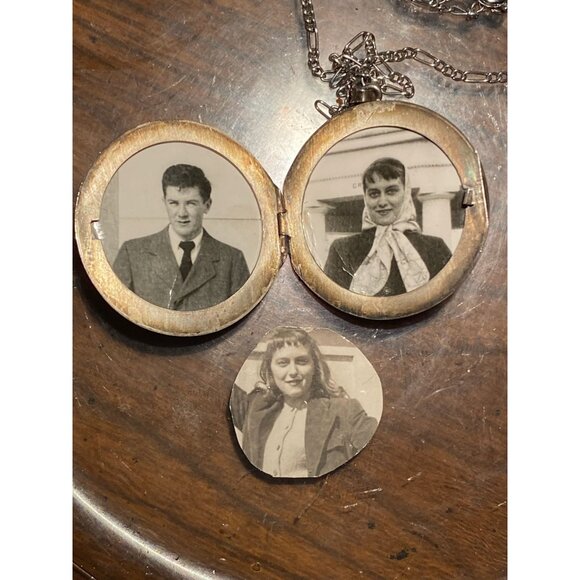 Vintage .925 STERLING SILVER Etched Round Locket w/ Original PHOTOS | Sentimenta - Picture 9 of 9